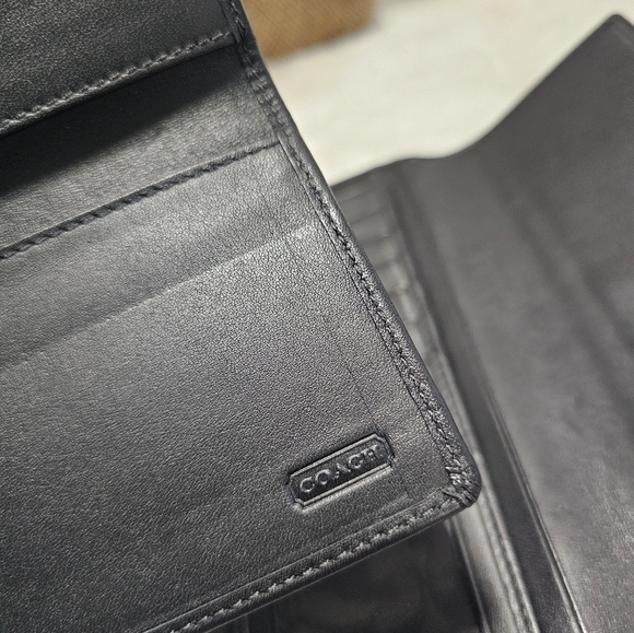 💥EUC Coach Signature Large Checkbook Wallet, Black/Gray, Canvas/Leather, - Picture 7 of 8